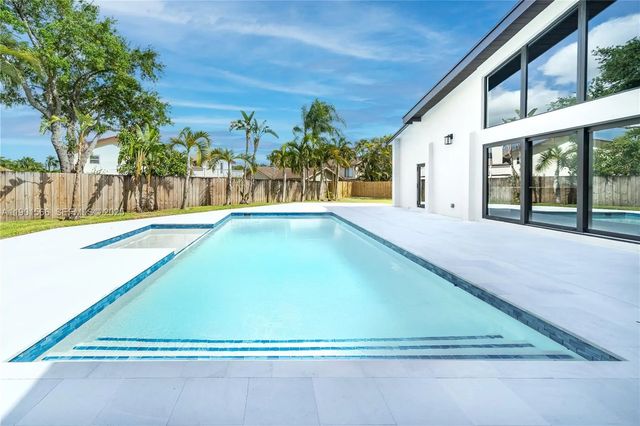 842 W Coco Plum Circle, Plantation