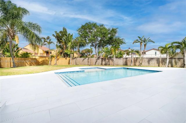 5 of 63 - 842 W Coco Plum Circle, Plantation, FL