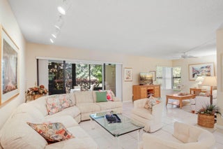 Photo of Listing #R11135282