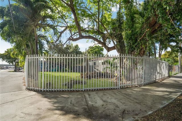 2900 Nw 11th Avenue, Miami