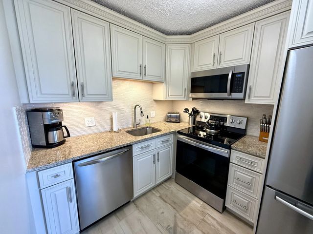 2 of 70 - 359 Oakridge T, Deerfield Beach, FL