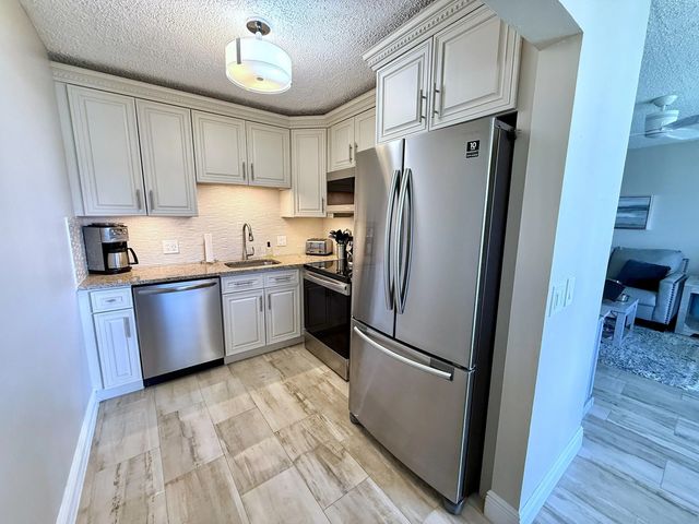 3 of 70 - 359 Oakridge T, Deerfield Beach, FL