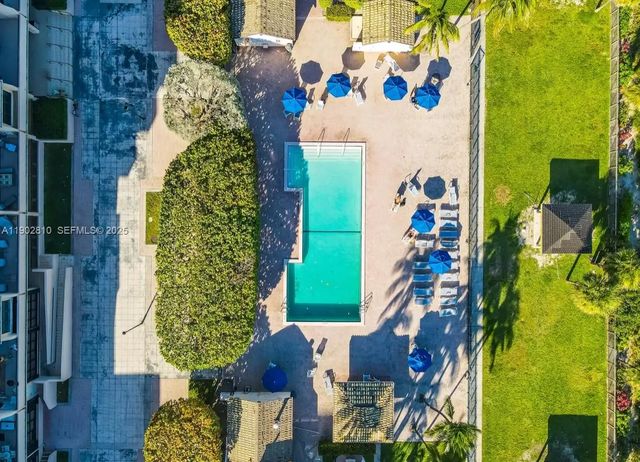 5 of 36 - 2555 Collins Avenue #2200, Miami Beach, FL