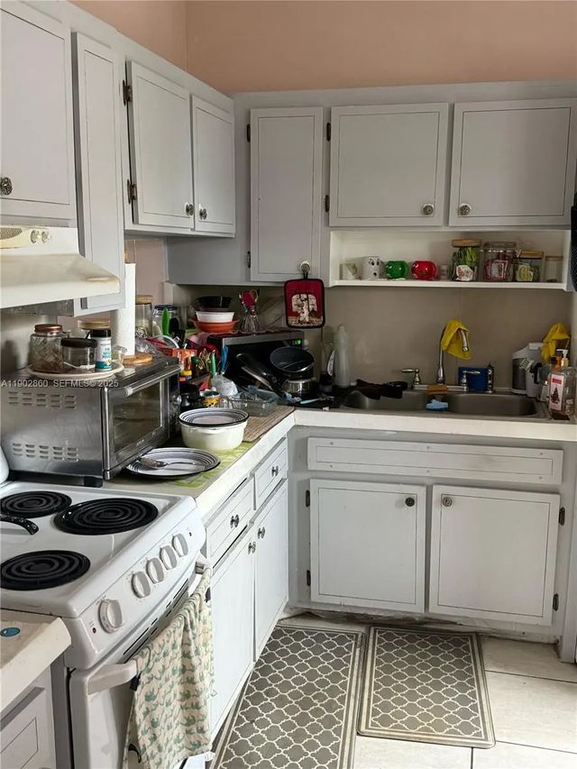 3 of 9 - 18555 Ne 14th Avenue #715, Miami, FL