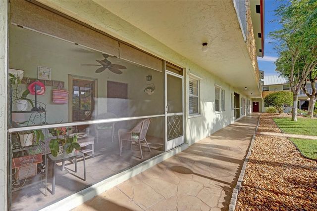 3 of 47 - 860 Se 6th Avenue #402, Deerfield Beach, FL
