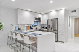 Photo of Listing #F10533612