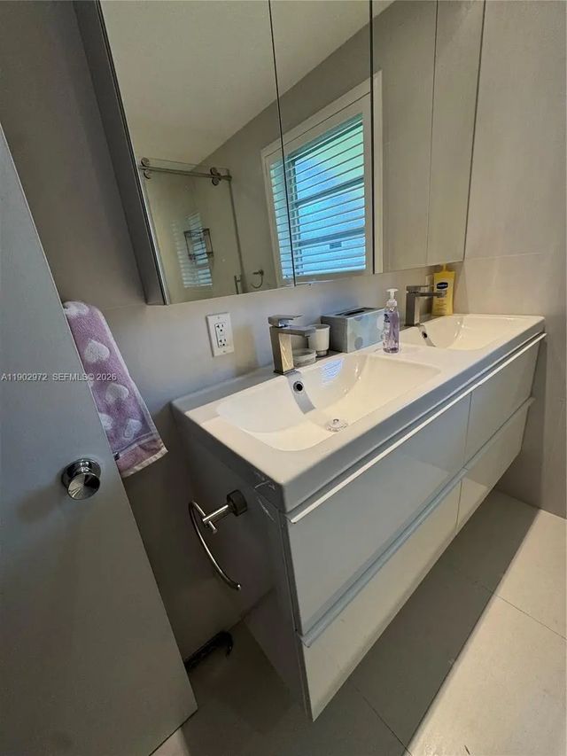 4 of 65 - 1501 Arthur Street #1, Hollywood, FL
