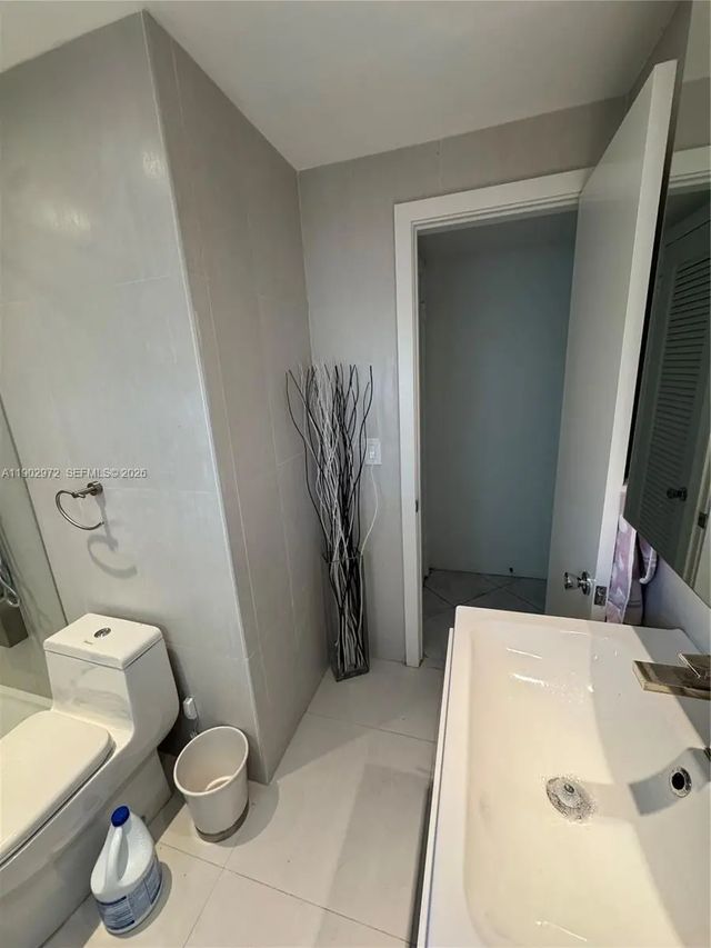 5 of 65 - 1501 Arthur Street #1, Hollywood, FL