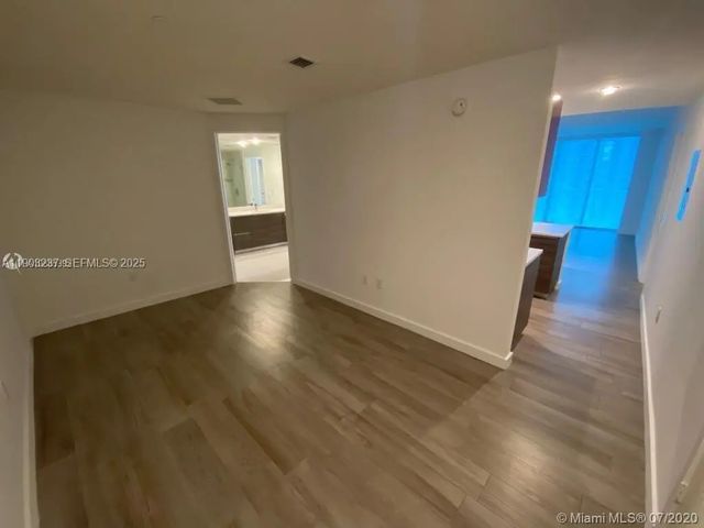 3 of 20 - 1100 S Miami Avenue #3011, Miami, FL