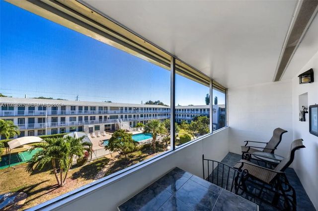 2 of 18 - 15610 Ne 6th Avenue #33d, Miami, FL