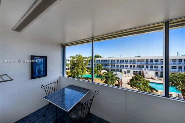 3 of 18 - 15610 Ne 6th Avenue #33d, Miami, FL
