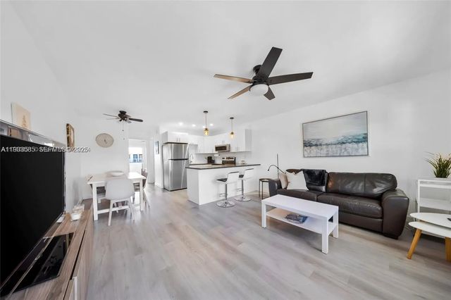 5 of 18 - 15610 Ne 6th Avenue #33d, Miami, FL