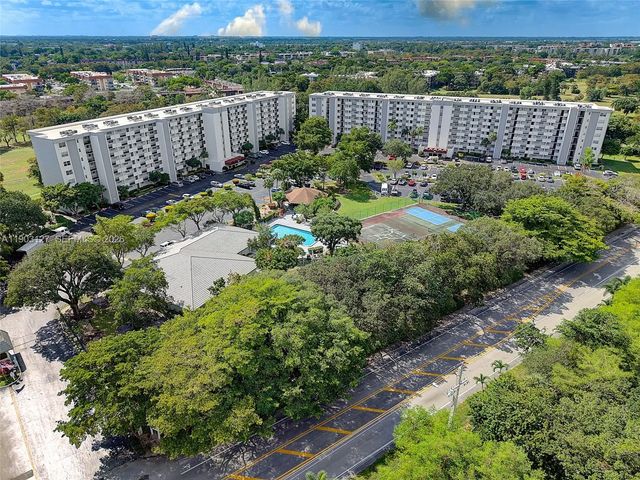 2 of 36 - 5900 Nw 44th Street #202, Lauderhill, FL