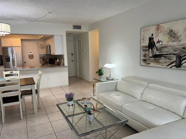 4 of 17 - 3505 S Ocean Drive #208, Hollywood, FL