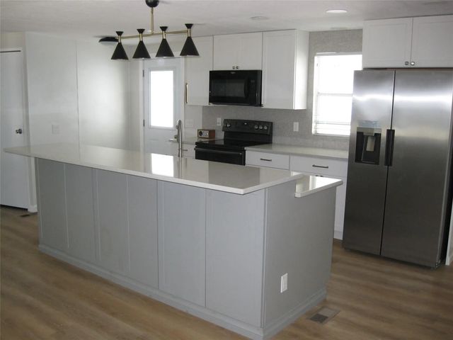 2 of 16 - 4800 Se Federal Highway, Stuart, FL