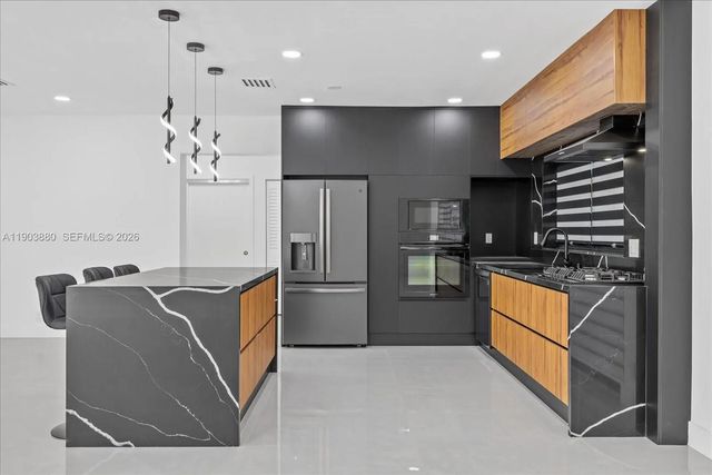 5 of 34 - 19511 Ne 18th Place, Miami, FL