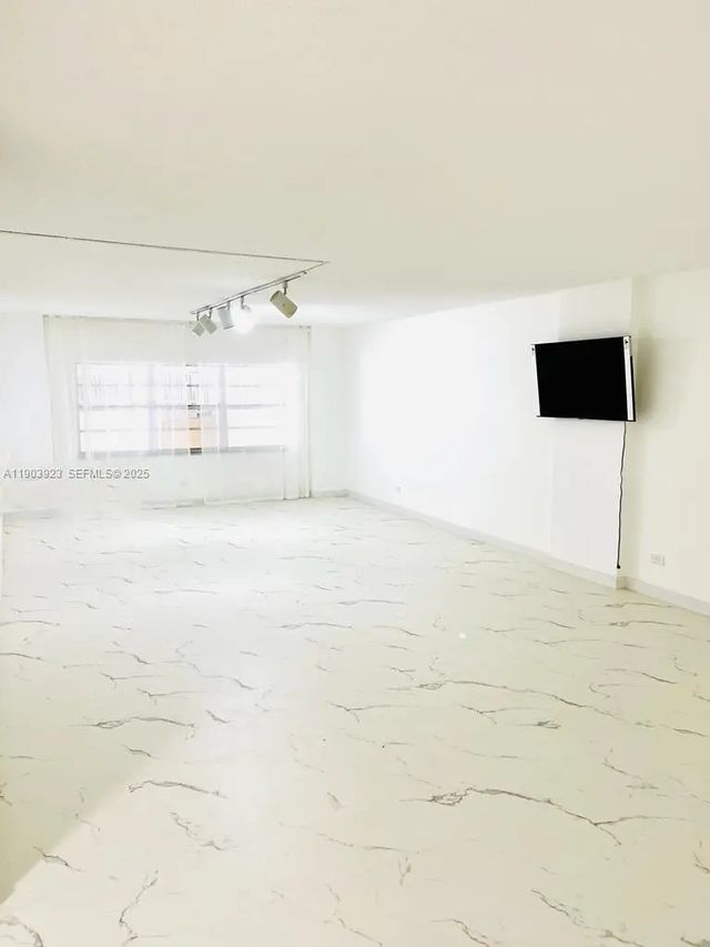 5 of 19 - 231 174th Street #mo-3, Sunny Isles Beach, FL