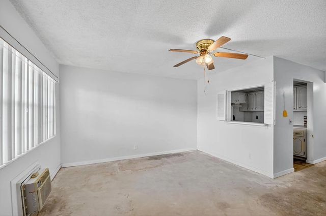 3 of 23 - 247 Camden K #247, West Palm Beach, FL