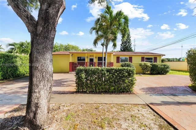 18151 Ne 9th Court, North Miami Beach