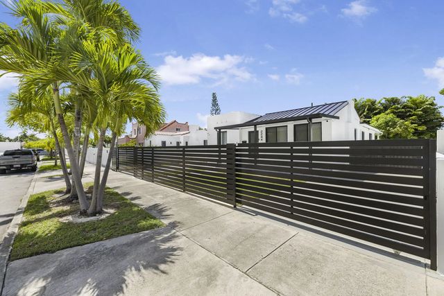 3 of 40 - 2244 Sw 10th Street, Miami, FL