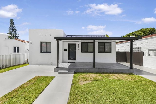 5 of 40 - 2244 Sw 10th Street, Miami, FL