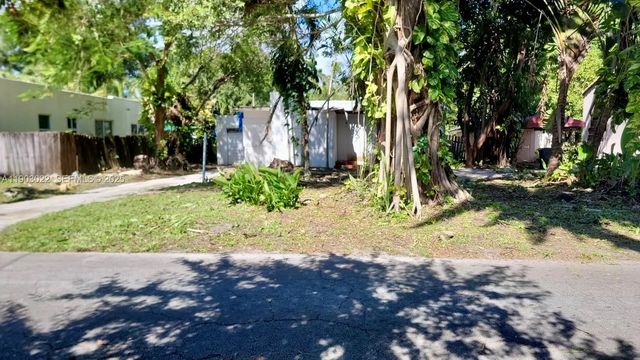 3 of 6 - 519 Ne 118th Street, Biscayne Park, FL