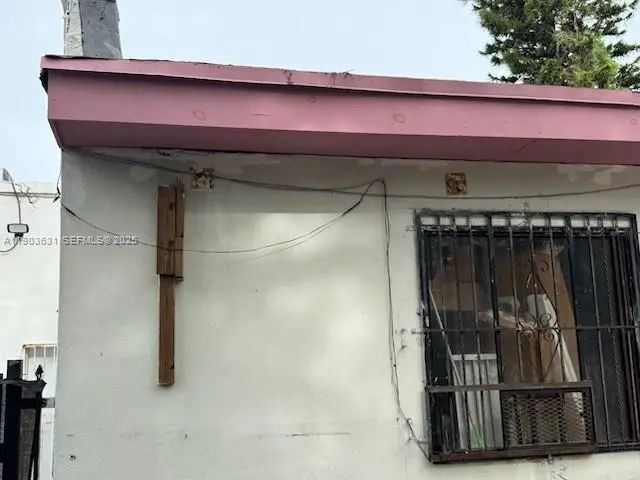 4 of 6 - 11628 Nw 7th Avenue, Miami, FL