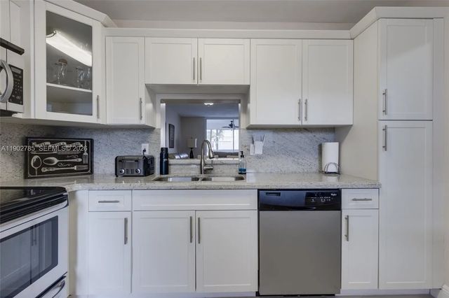 420 Ne 12th Avenue #208, Hallandale Beach