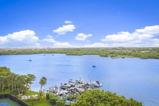 Photo of Listing #R11135995