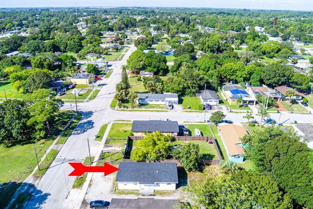 3 of 32 - 2108 Avenue E, Fort Pierce, FL