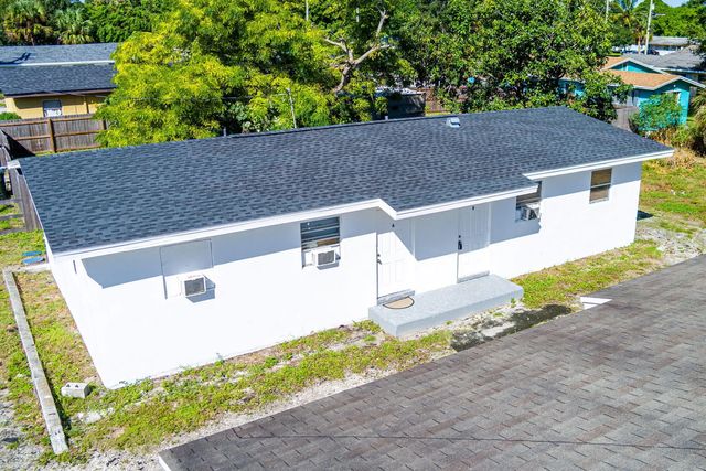 4 of 32 - 2108 Avenue E, Fort Pierce, FL