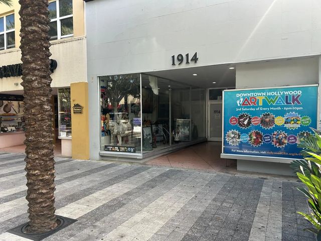 2 of 5 - 1914 Hollywood Boulevard, Hollywood, FL