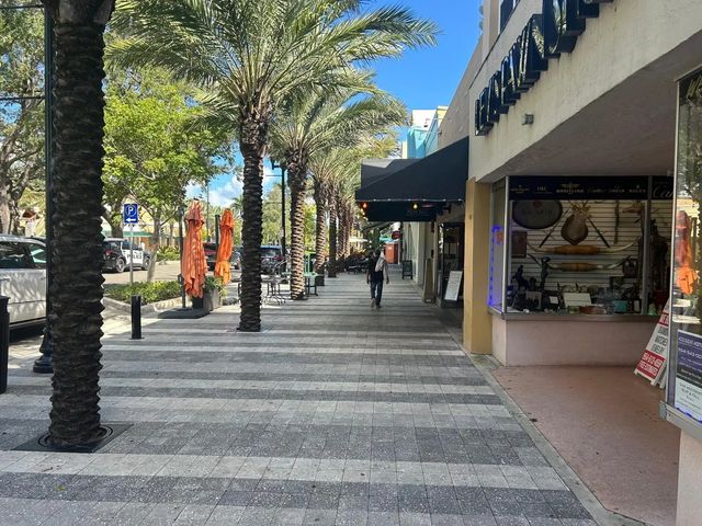 4 of 5 - 1914 Hollywood Boulevard, Hollywood, FL