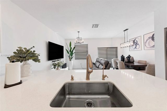 5 of 27 - 12942 Sw 232nd Terrace, Homestead, FL