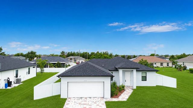 2458 Nw 9th Ter Terrace, Cape Coral