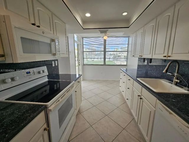 5 of 52 - 18041 Biscayne Boulevard #204, Aventura, FL
