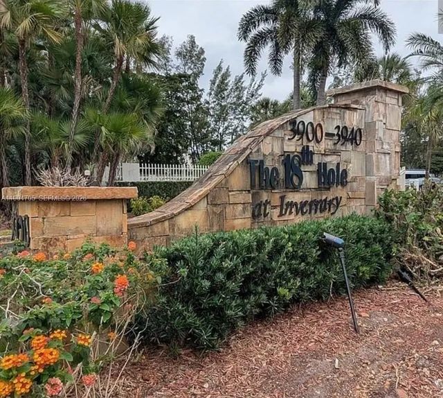 3910 Inverrary Boulevard #703-b, Lauderhill
