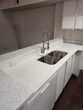 Photo of Listing #R11136329