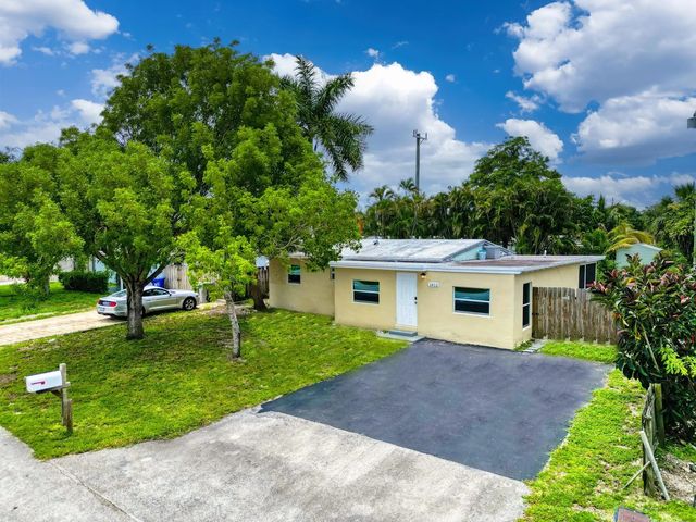 4 of 40 - 1412 Ne 25th Court, Pompano Beach, FL
