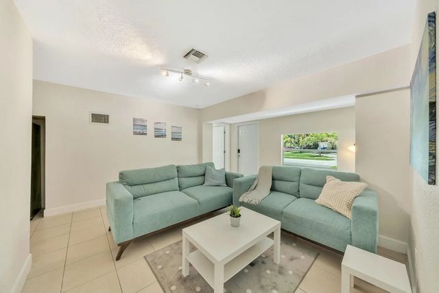 5 of 40 - 1412 Ne 25th Court, Pompano Beach, FL