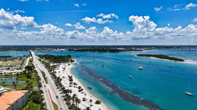 4 of 63 - 17 Harbour Isle Drive W #ph03, Hutchinson Island, FL