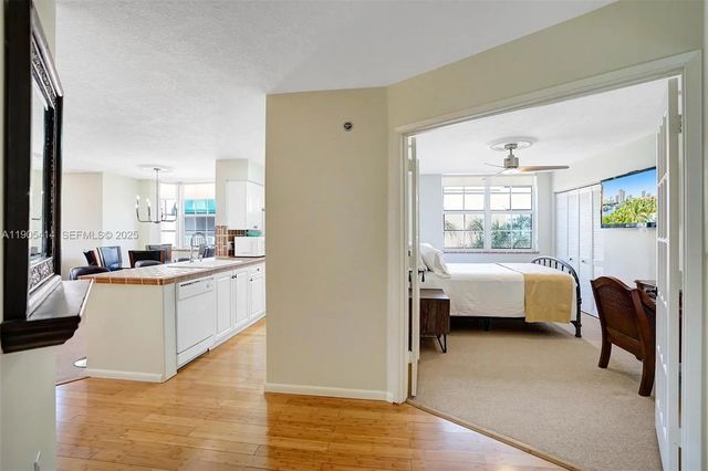 3 of 43 - 19877 E Country Club Drive #3607, Aventura, FL