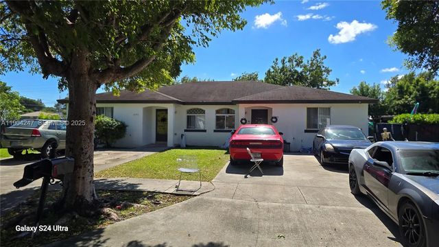 12040 Sw 215th Street, Miami
