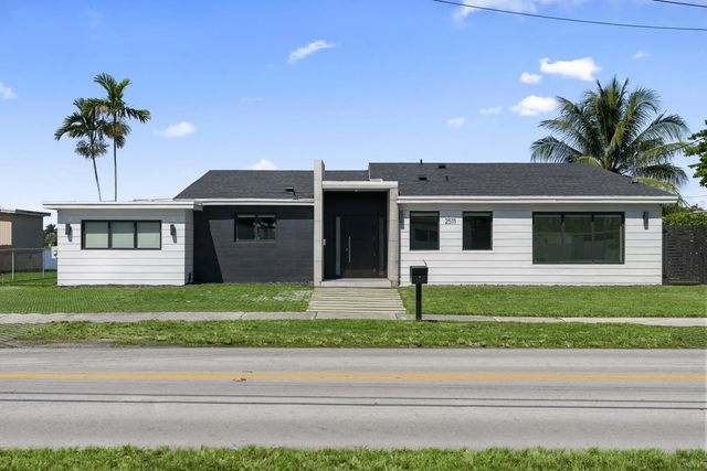 2 of 43 - 2511 Ne 209th Terrace, Miami, FL