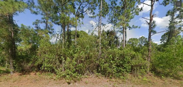 3 of 6 - 519 Genesee Avenue S, Lehigh Acres, FL