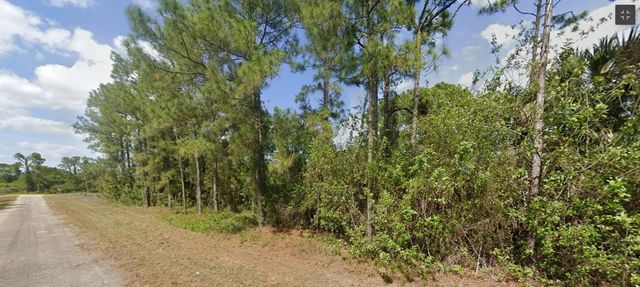 4 of 6 - 519 Genesee Avenue S, Lehigh Acres, FL