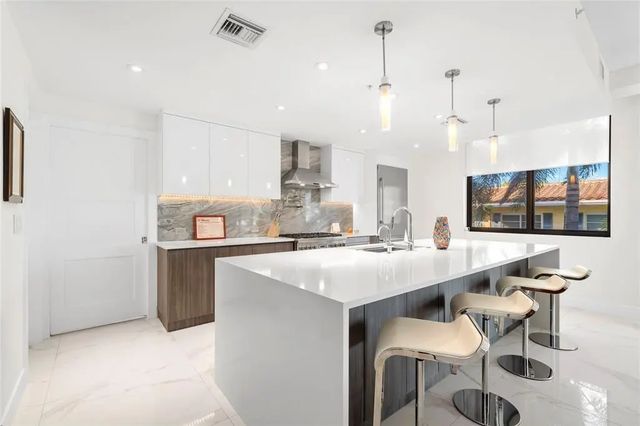 5 of 52 - 1507 Se 15th Street #202, Fort Lauderdale, FL