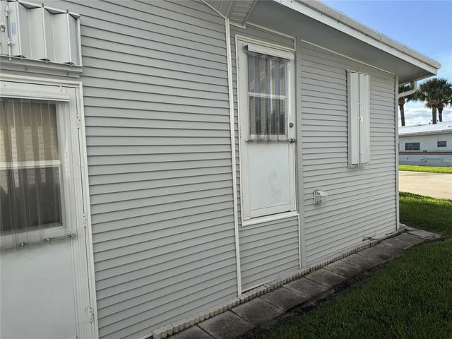 3 of 10 - 6475 52nd Street, Okeechobee, FL