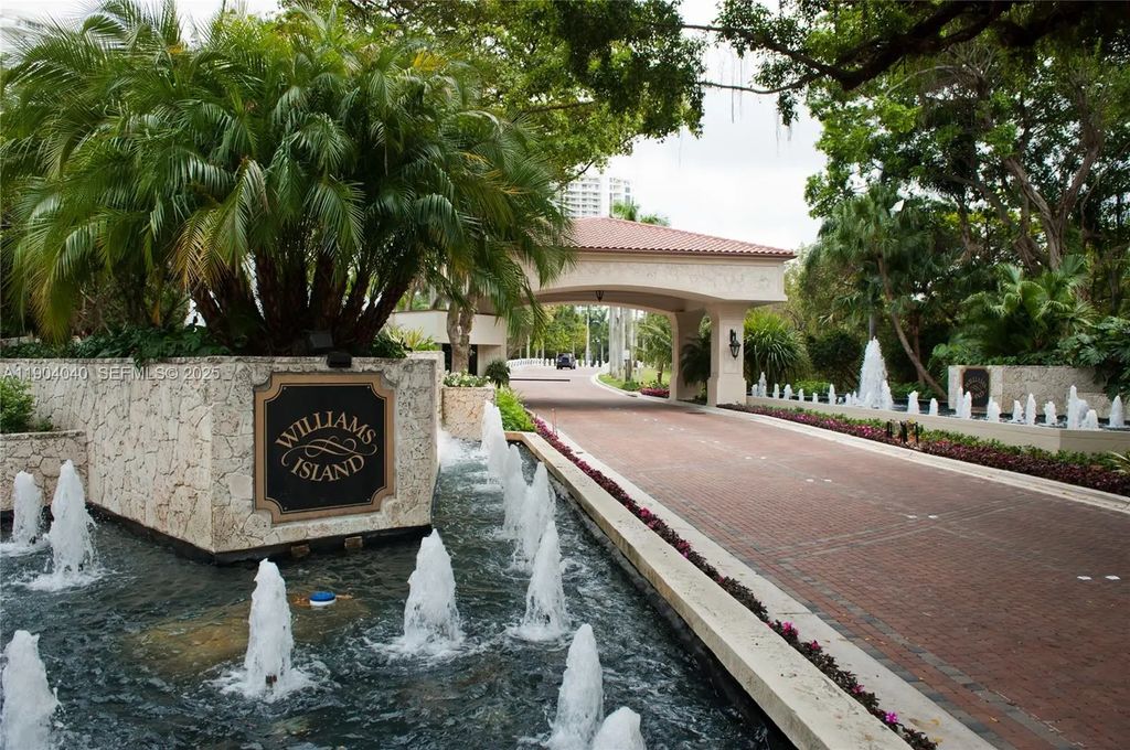 2000 Island Boulevard #609, Aventura