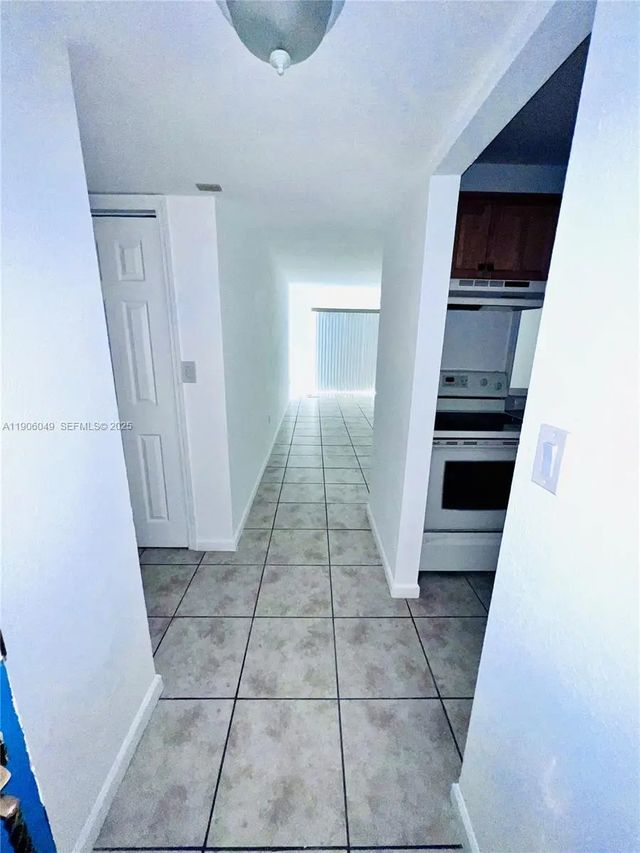 3 of 22 - 12290 Ne 11th Court #305, North Miami, FL